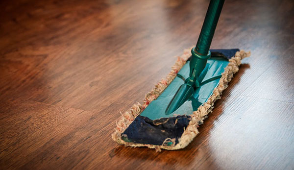 cleaning-hardwood floors