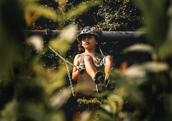 At OutsidePlay.ca parents can understand their own fears around risky play and develop a plan for their child. Photo credit: Paul Voie/Pexels.