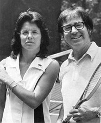 Wearing a sleeveless top, in 1973, Billie Jean King defeated Bobby Riggs in the "Battle of the Sexes" exhibition match, winning $100,000.  Photo credit: Unknown - [1], Public Domain, https://commons.wikimedia.org/w/index.php?curid=69297511