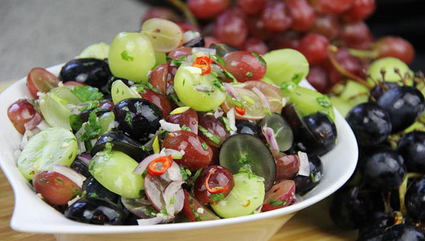 Grapes Chow: Spicy Pickled Grapes