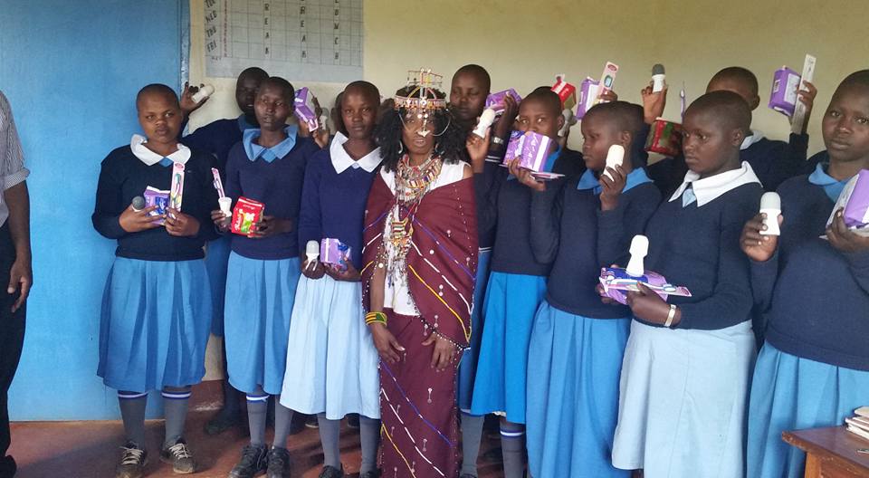 Morris donates toiletries to girls at Aningoi School  
